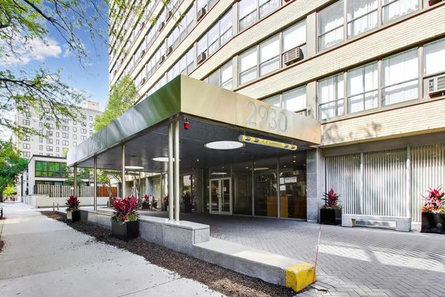 2930 N Sheridan Road 702, Chicago, IL 60657