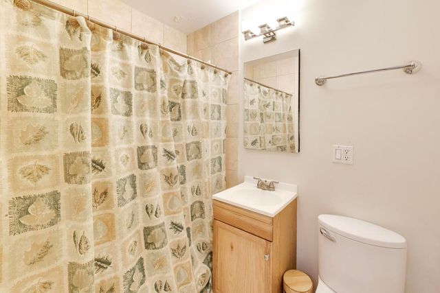 2930 N Sheridan Road 702, Chicago, IL 60657