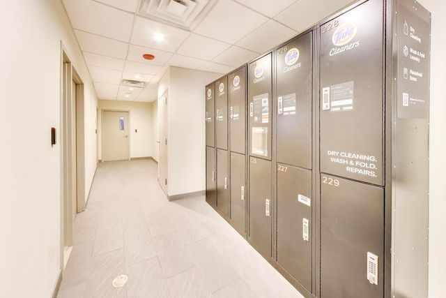 2930 N Sheridan Road 702, Chicago, IL 60657