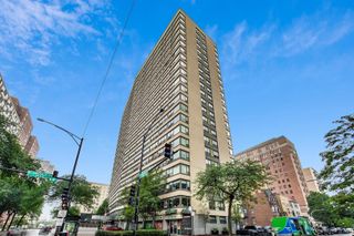 2930 N Sheridan Road 702, Chicago, IL 60657