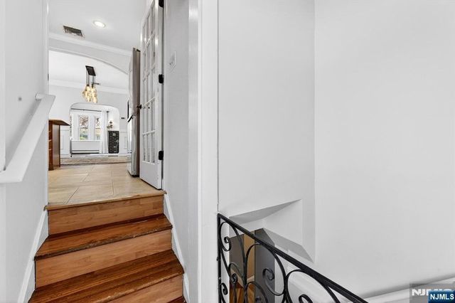 266 Central Avenue, Paramus, NJ 07652
