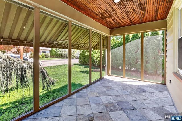 266 Central Avenue, Paramus, NJ 07652
