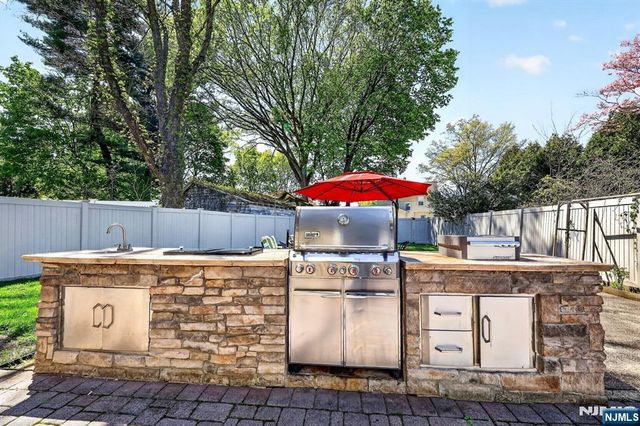 266 Central Avenue, Paramus, NJ 07652