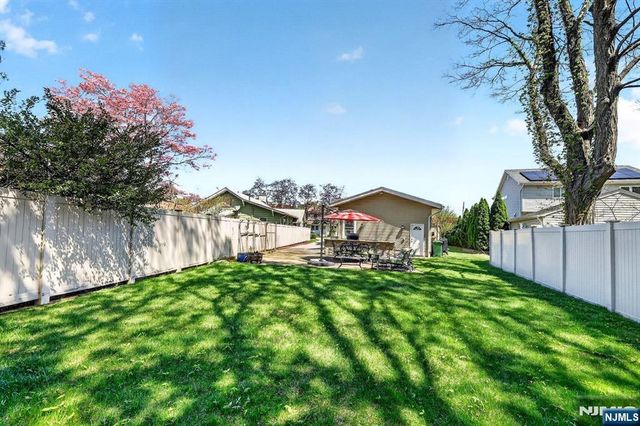 266 Central Avenue, Paramus, NJ 07652