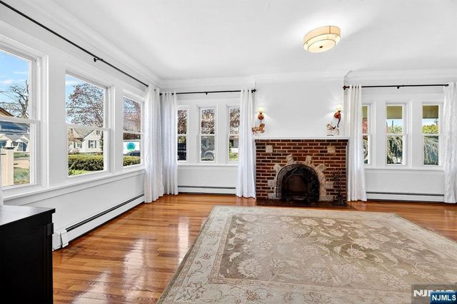 266 Central Avenue, Paramus, NJ 07652