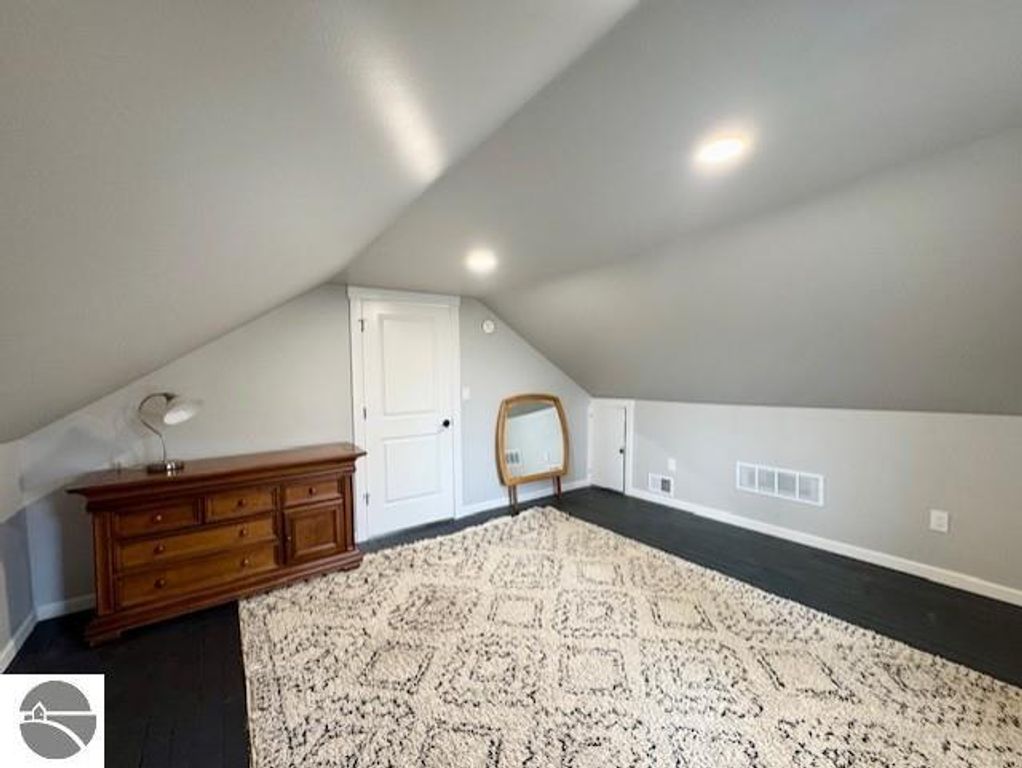 Image 10 of property listing at 602 N Mill Street, Alma, MI 48801