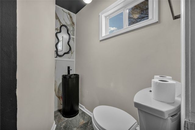 465 Fernhill Ave, Brookline, PA 15226