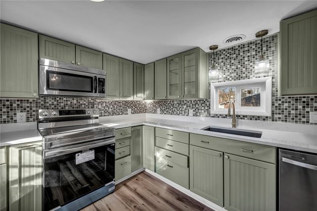 465 Fernhill Ave, Brookline, PA 15226