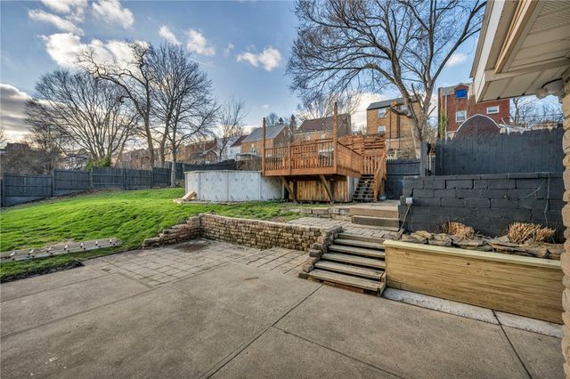 465 Fernhill Ave, Brookline, PA 15226