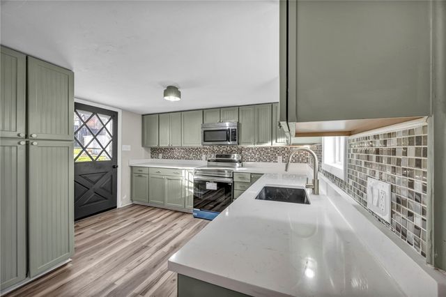 465 Fernhill Ave, Brookline, PA 15226