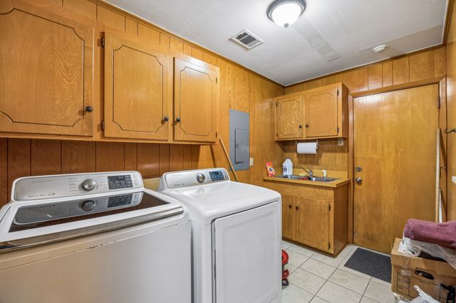 2122 S Vernon Avenue, Dallas, TX 75224