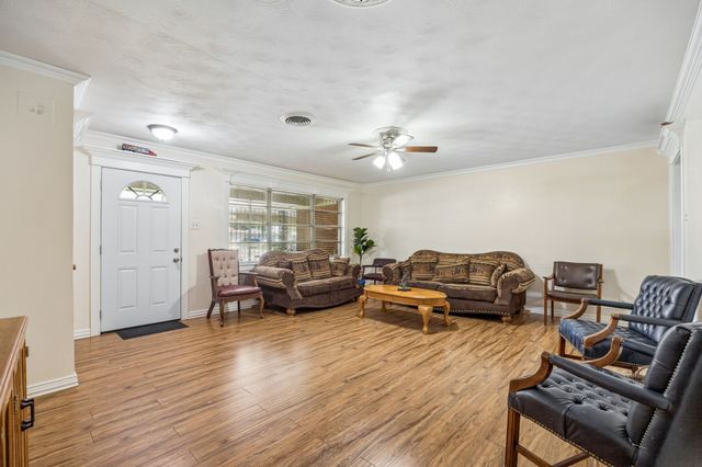 2122 S Vernon Avenue, Dallas, TX 75224