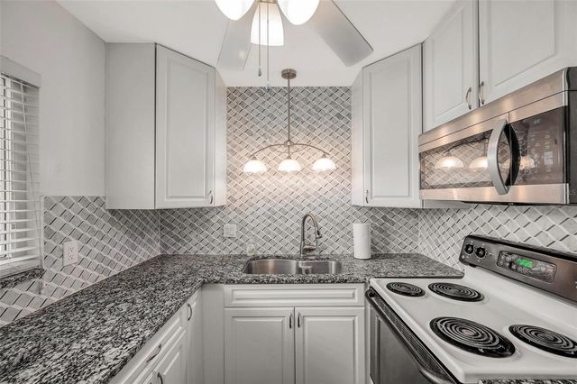 1801 BEDFORD TERRACE 221, Sun City Center, FL 33573