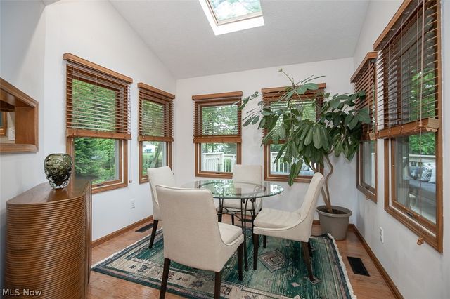 578 Red Oak Lane, Bay Village, OH 44140