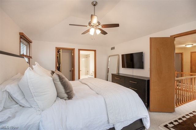 578 Red Oak Lane, Bay Village, OH 44140