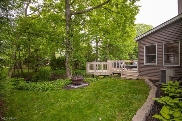 578 Red Oak Lane, Bay Village, OH 44140