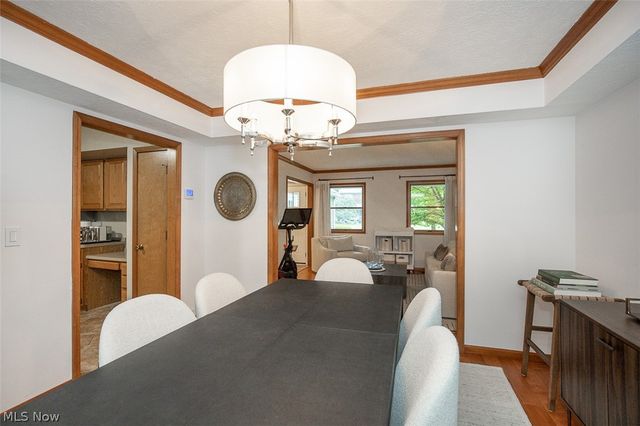 578 Red Oak Lane, Bay Village, OH 44140