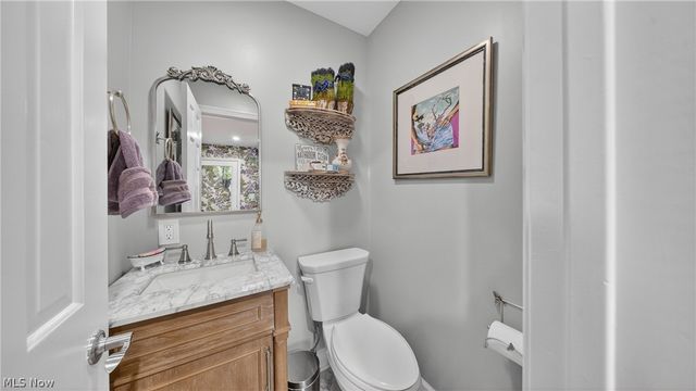 25 Hopewell Trail, Chagrin Falls, OH 44022