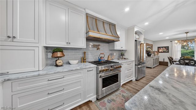 25 Hopewell Trail, Chagrin Falls, OH 44022