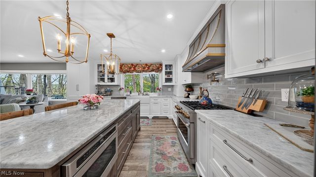 25 Hopewell Trail, Chagrin Falls, OH 44022
