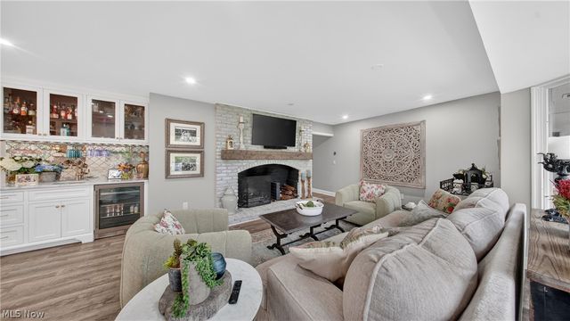 25 Hopewell Trail, Chagrin Falls, OH 44022