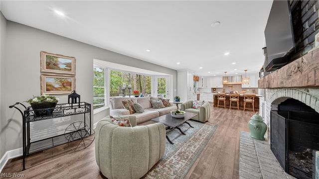 25 Hopewell Trail, Chagrin Falls, OH 44022