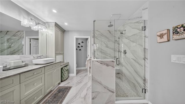 25 Hopewell Trail, Chagrin Falls, OH 44022