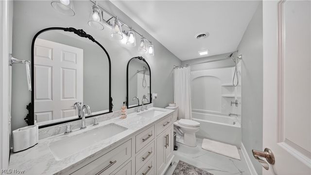 25 Hopewell Trail, Chagrin Falls, OH 44022