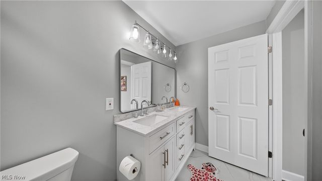 25 Hopewell Trail, Chagrin Falls, OH 44022