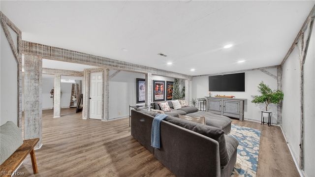 25 Hopewell Trail, Chagrin Falls, OH 44022