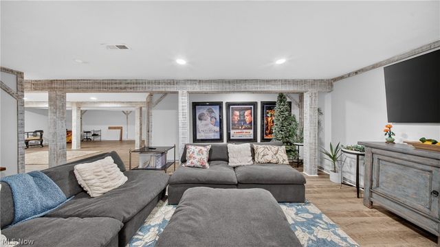 25 Hopewell Trail, Chagrin Falls, OH 44022