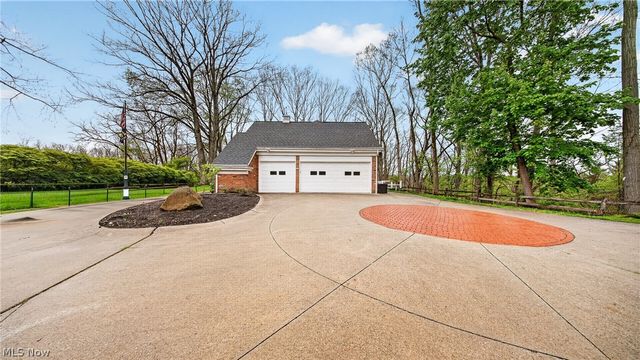25 Hopewell Trail, Chagrin Falls, OH 44022
