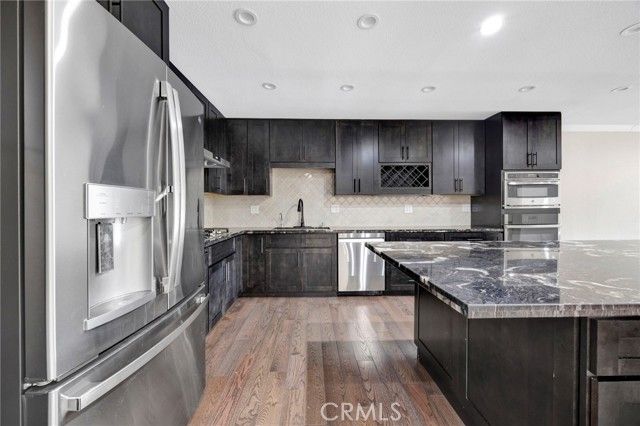 69 Penhill Court, Glendale, CA 91206