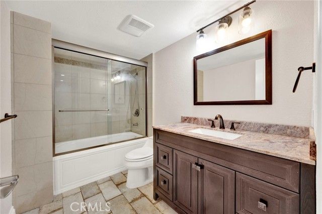 69 Penhill Court, Glendale, CA 91206