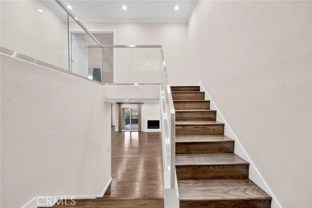 69 Penhill Court, Glendale, CA 91206