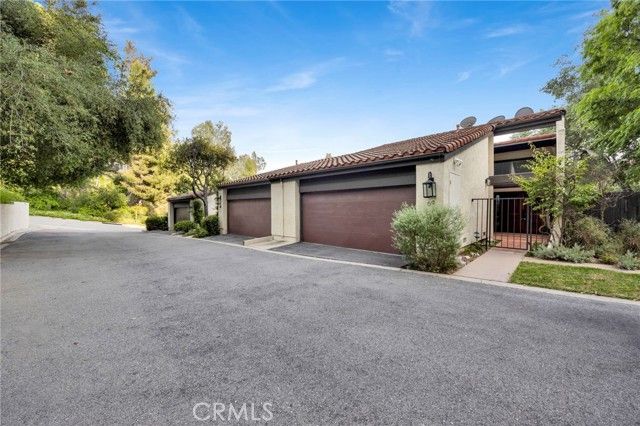 69 Penhill Court, Glendale, CA 91206