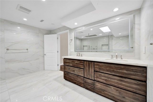 69 Penhill Court, Glendale, CA 91206