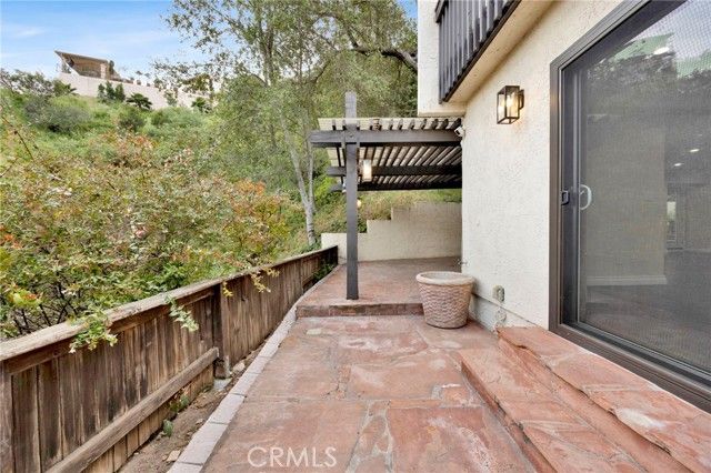 69 Penhill Court, Glendale, CA 91206