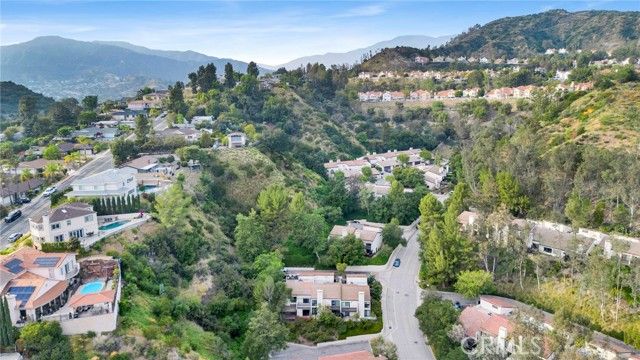 69 Penhill Court, Glendale, CA 91206