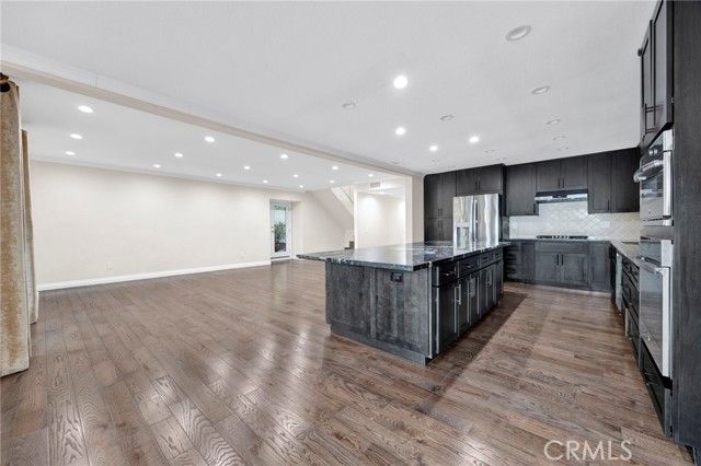 69 Penhill Court, Glendale, CA 91206