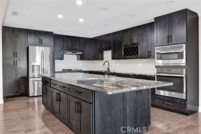 69 Penhill Court, Glendale, CA 91206