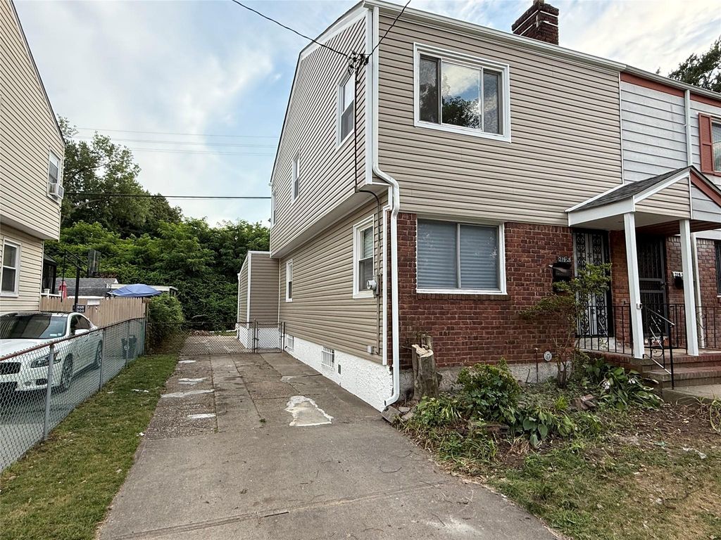 21928 141st Road, Springfield Gardens, NY 11413