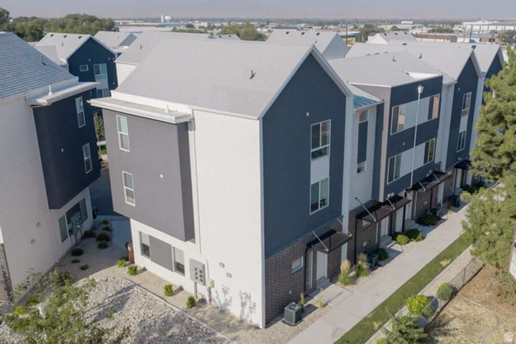 84 E HAMBLIN LN, Clearfield, UT 84015