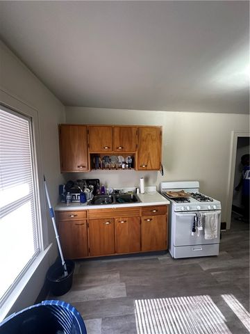 500 Woodward Ave, Stowe Twp, PA 15136