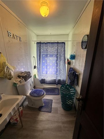 500 Woodward Ave, Stowe Twp, PA 15136