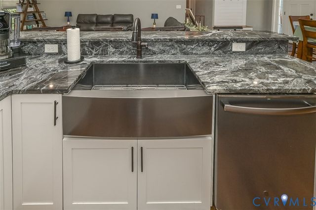 8470 Elysium Dr, Lanexa, VA 23089