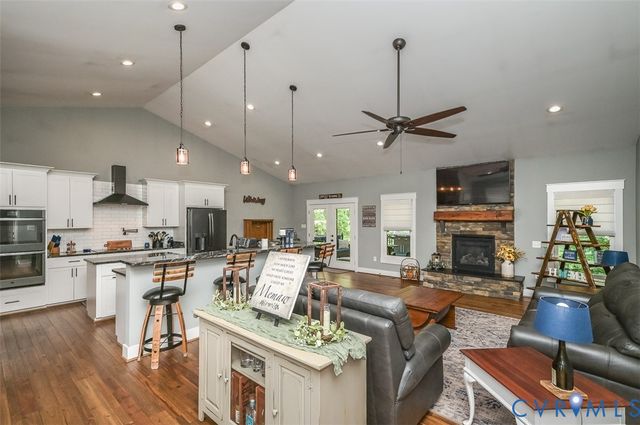 8470 Elysium Dr, Lanexa, VA 23089