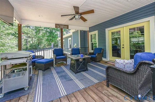 8470 Elysium Dr, Lanexa, VA 23089