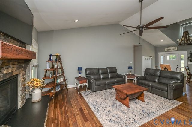 8470 Elysium Dr, Lanexa, VA 23089