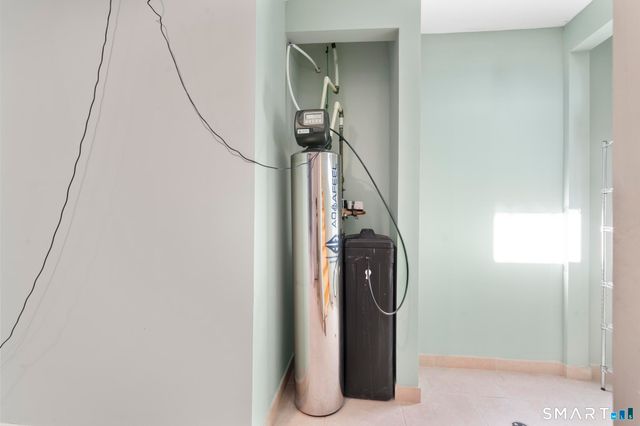 35 Rosemount Avenue, Waterbury, CT 06708